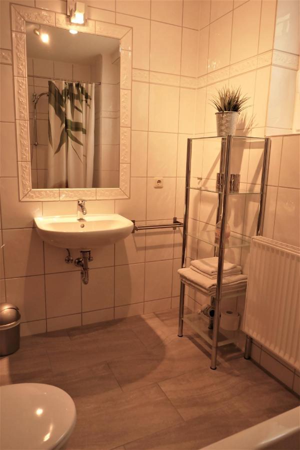 Ferienwohnung Am Koenigsberg Lübeck Exteriör bild